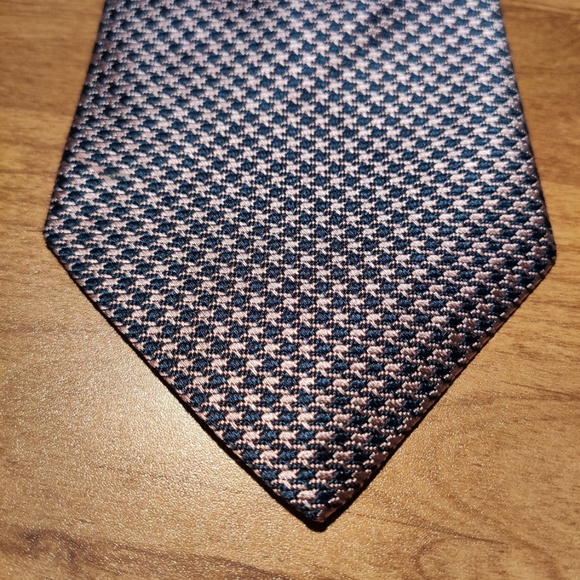 Brooks Brothers Tie - Picture 4 of 4